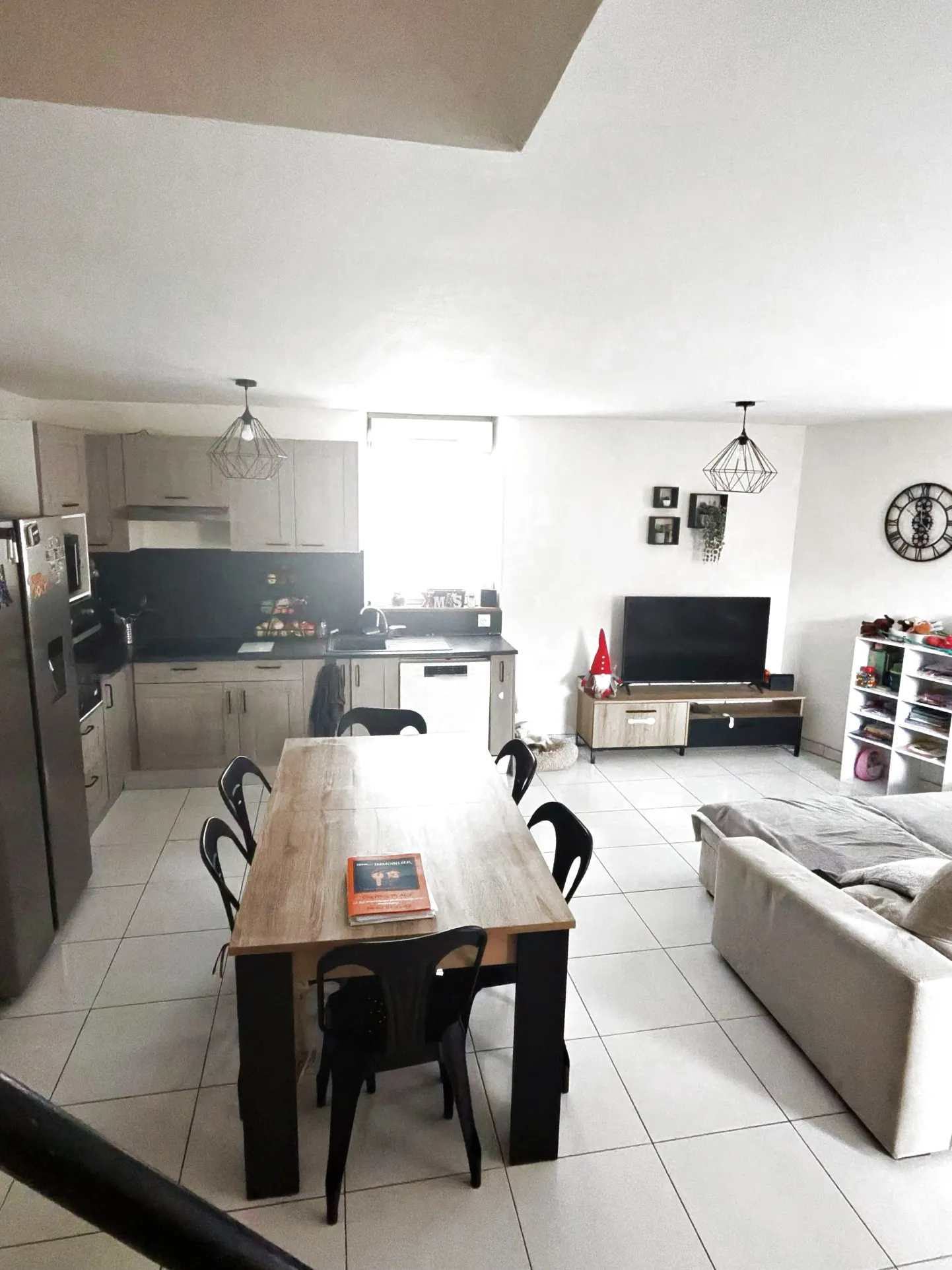 Maison de village rénovée avec deux appartements et cour à Valras Plage 