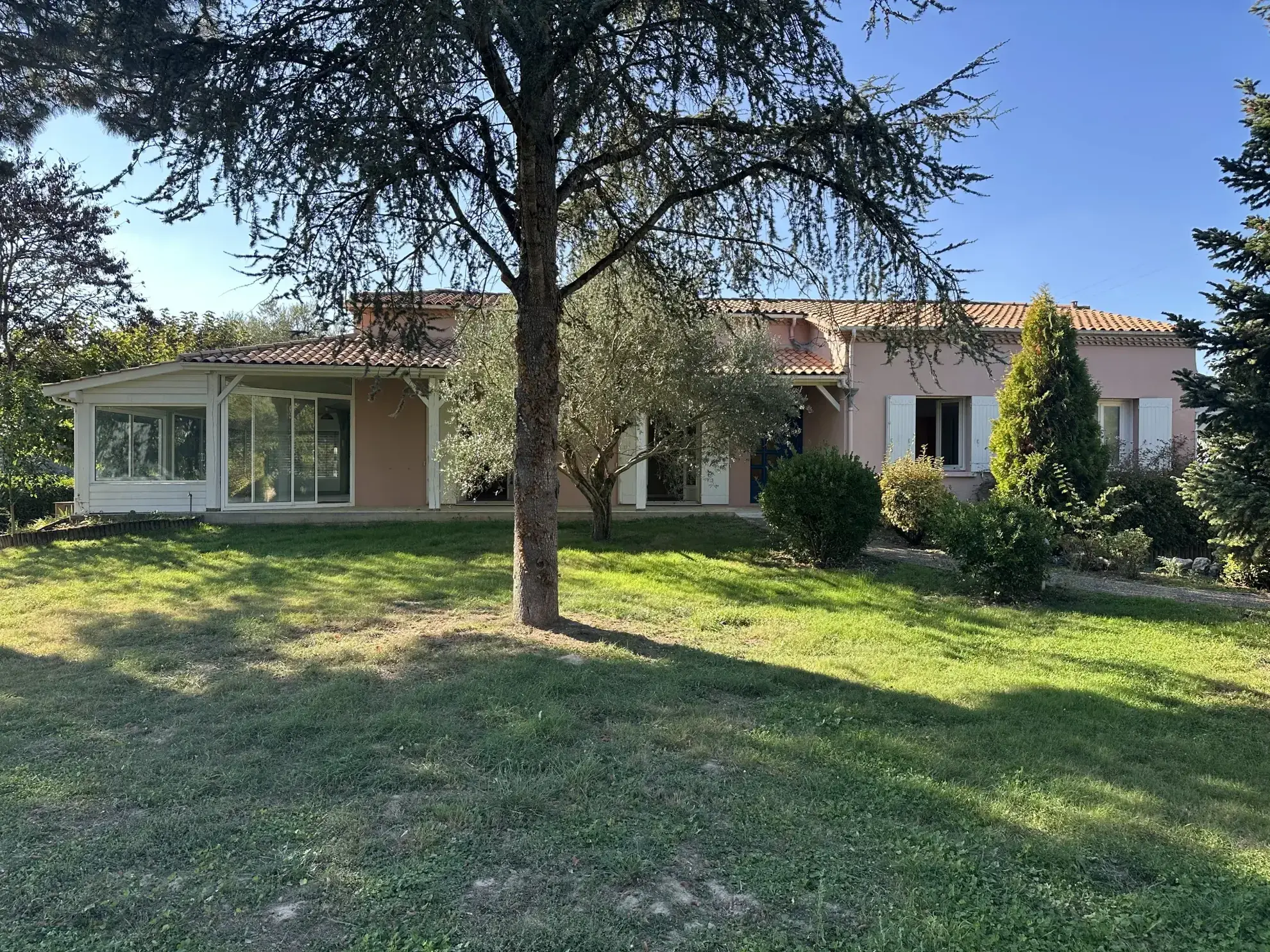 Magnifique maison de plain-pied avec grand jardin à Virazeil (47200)