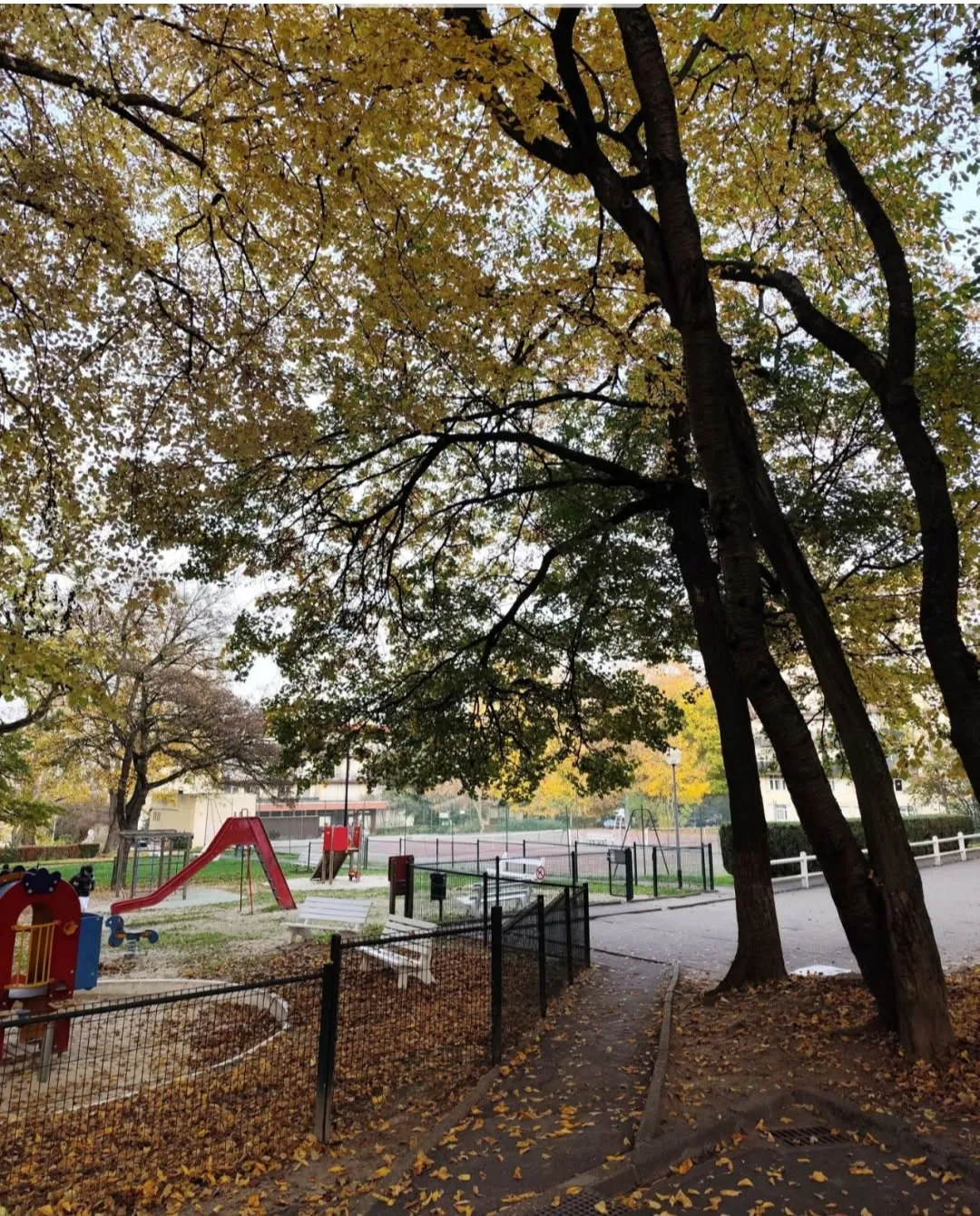 Grand appartement de 112 m² avec balcon à Ris Orangis - Idéal famille et colocation 