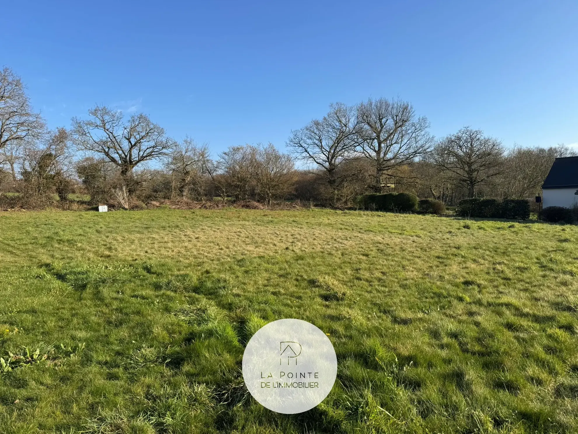 Terrain constructible de 1623 m² à Plédran, environnement paisible 