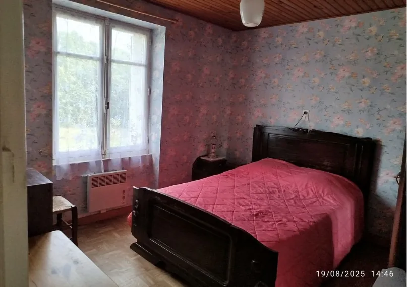 Opportunité d’achat d’une longère en pierre à Bouvron, proche Nantes, avec grand terrain et dépendances 