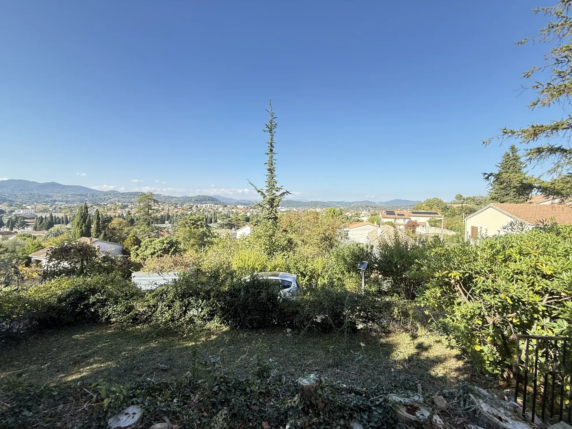 Magnifique villa 4 pièces avec terrasse et garage à Alès - Vue dégagée 