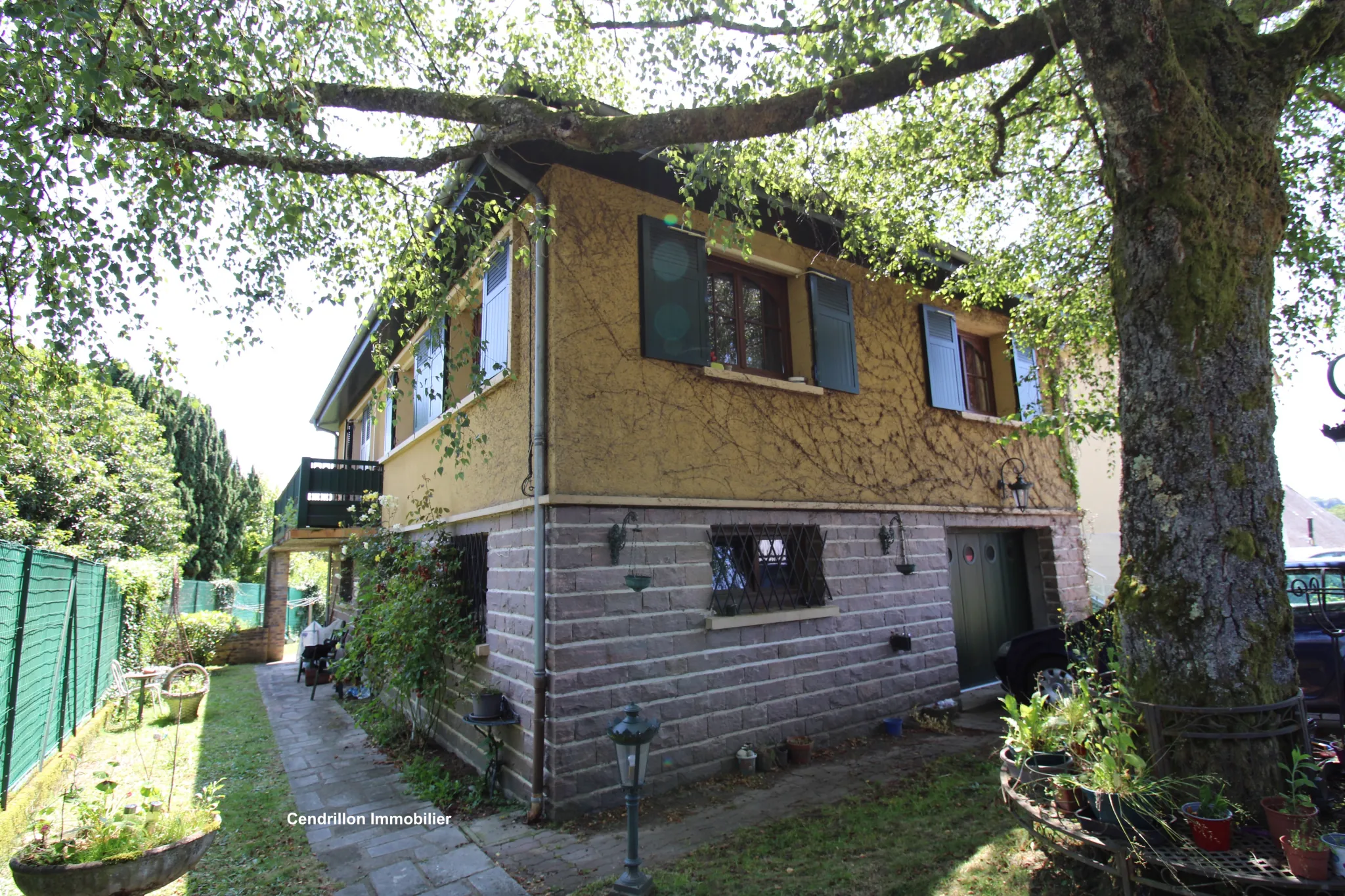 Maison d'investissement à Bourganeuf - 4 chambres, garage, locataire en place 