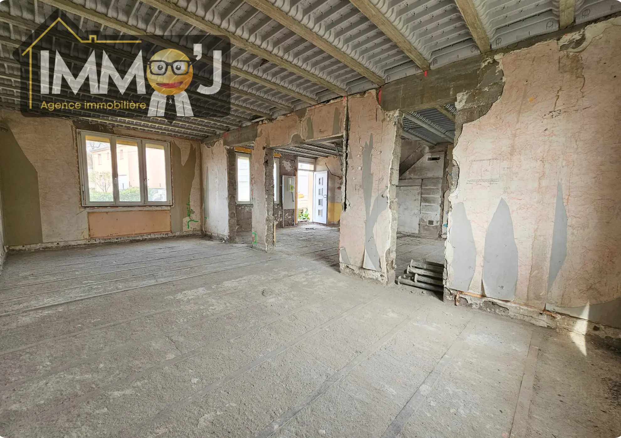 Maison à Neuves-Maisons à Rénover avec Jardin, Potentiel et Calme 