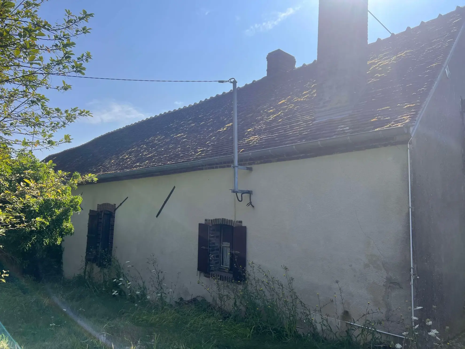 Longère à rénover avec deux habitations sur 3361 m² près de Toucy 