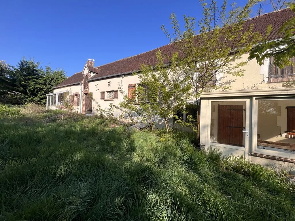 Longère à rénover avec deux habitations sur 3361 m² près de Toucy