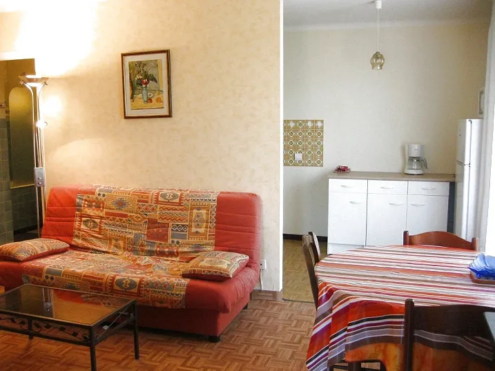 Appartement F2 avec parking privé à Amélie-les-Bains, vue montagne 