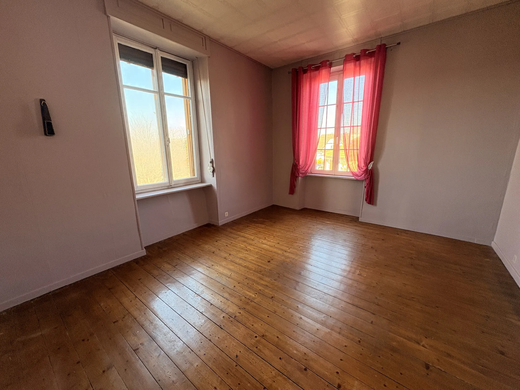 Maison avec fort potentiel à Montreux-Vieux - 186 m² à vendre 