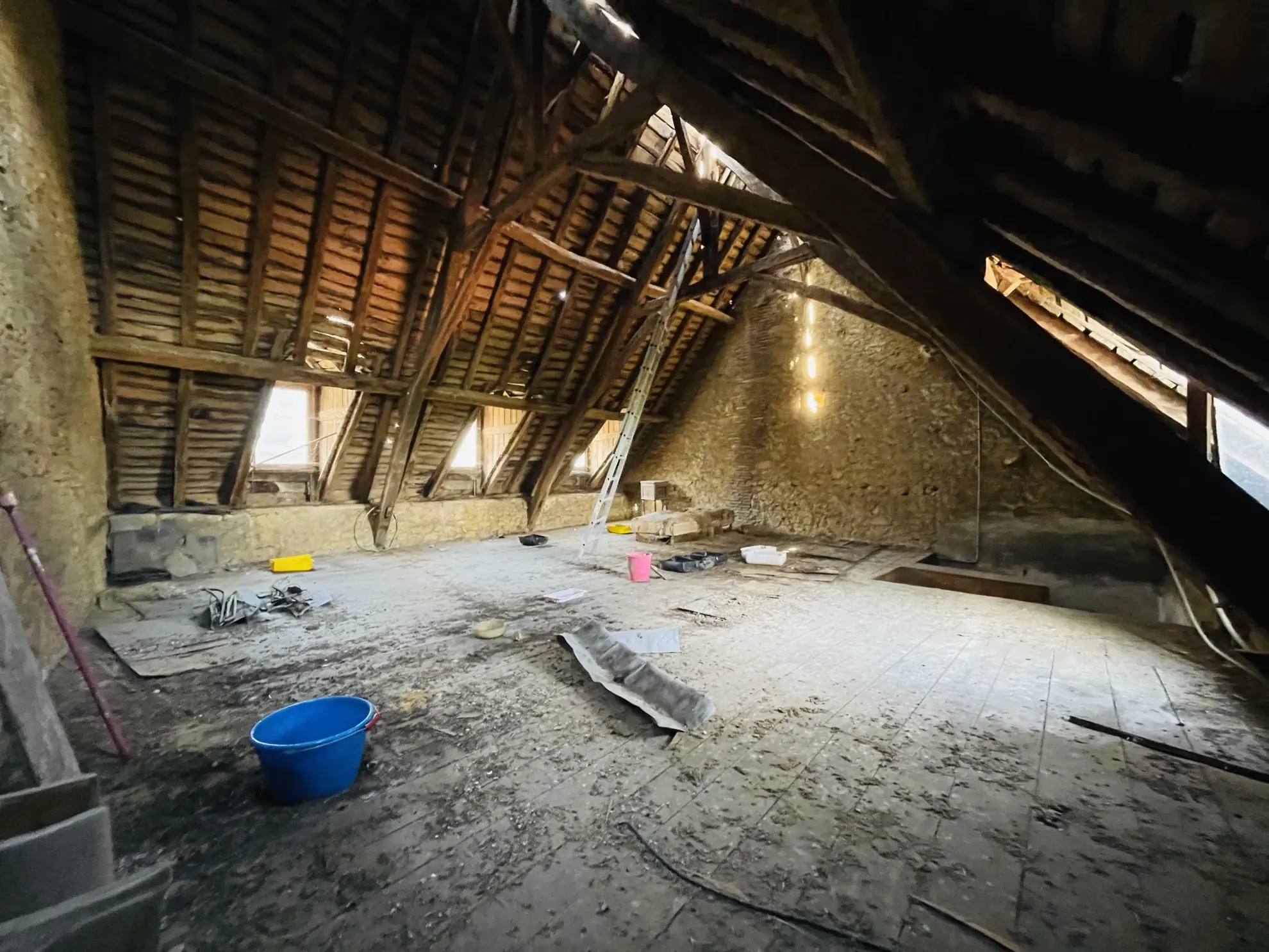 Charmante demeure de 200 m² à Gourdon avec fort potentiel à rénover 