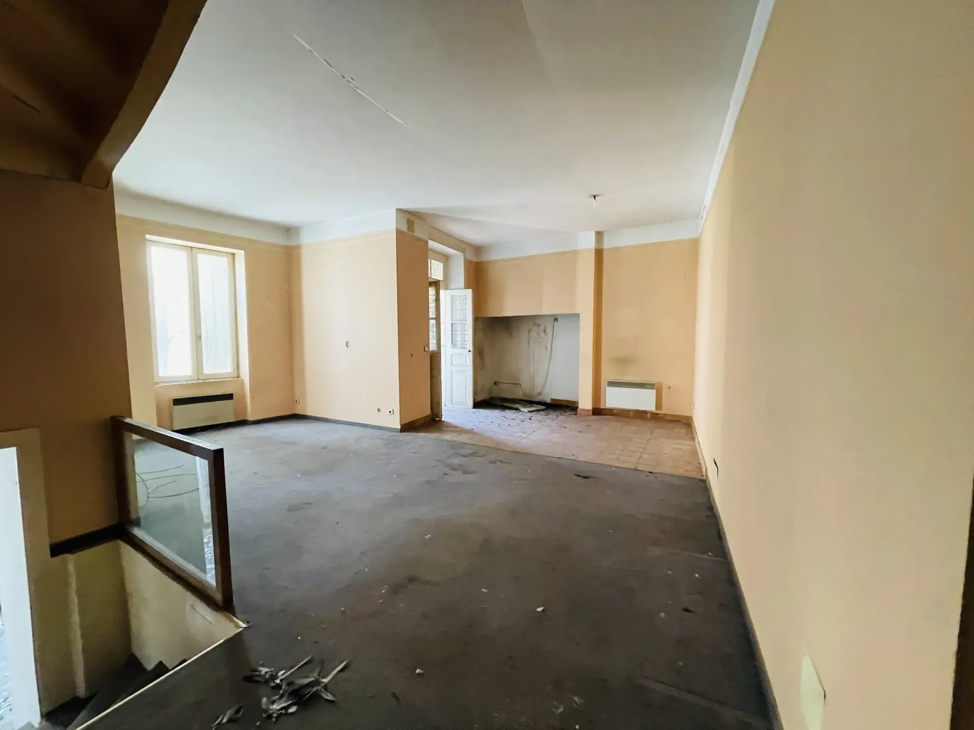 Charmante demeure de 200 m² à Gourdon avec fort potentiel à rénover 