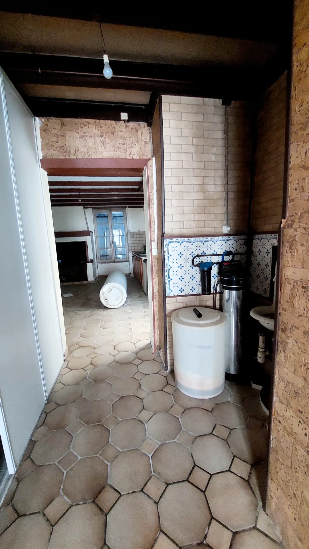 Maison de bourg à rénover de 180 m2 avec garage à La Réole 