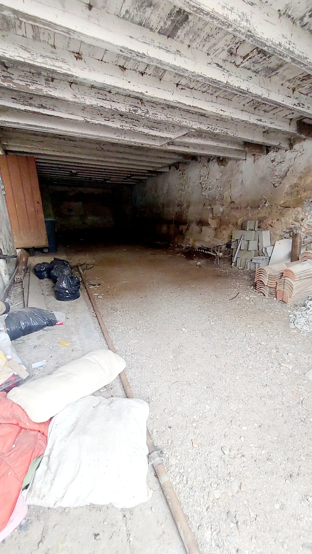 Maison de bourg à rénover de 180 m2 avec garage à La Réole 