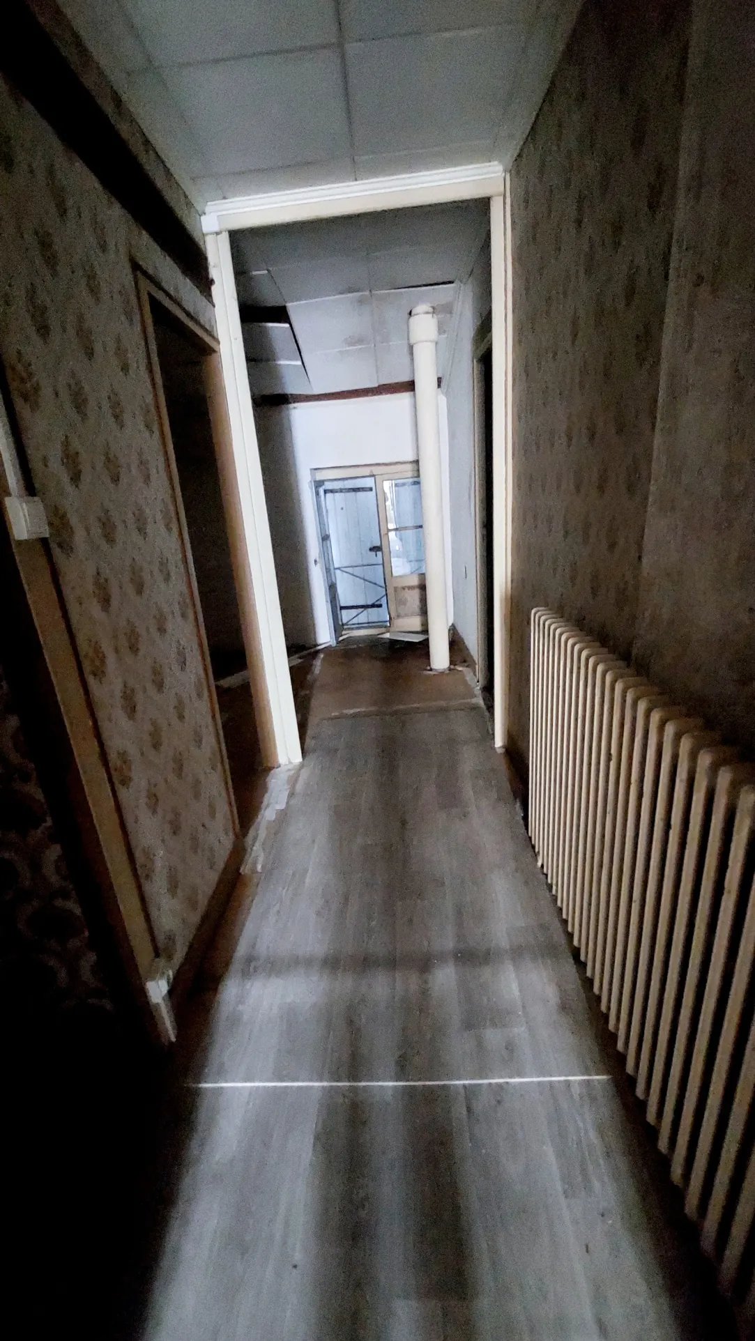 Maison de bourg à rénover de 180 m2 avec garage à La Réole 