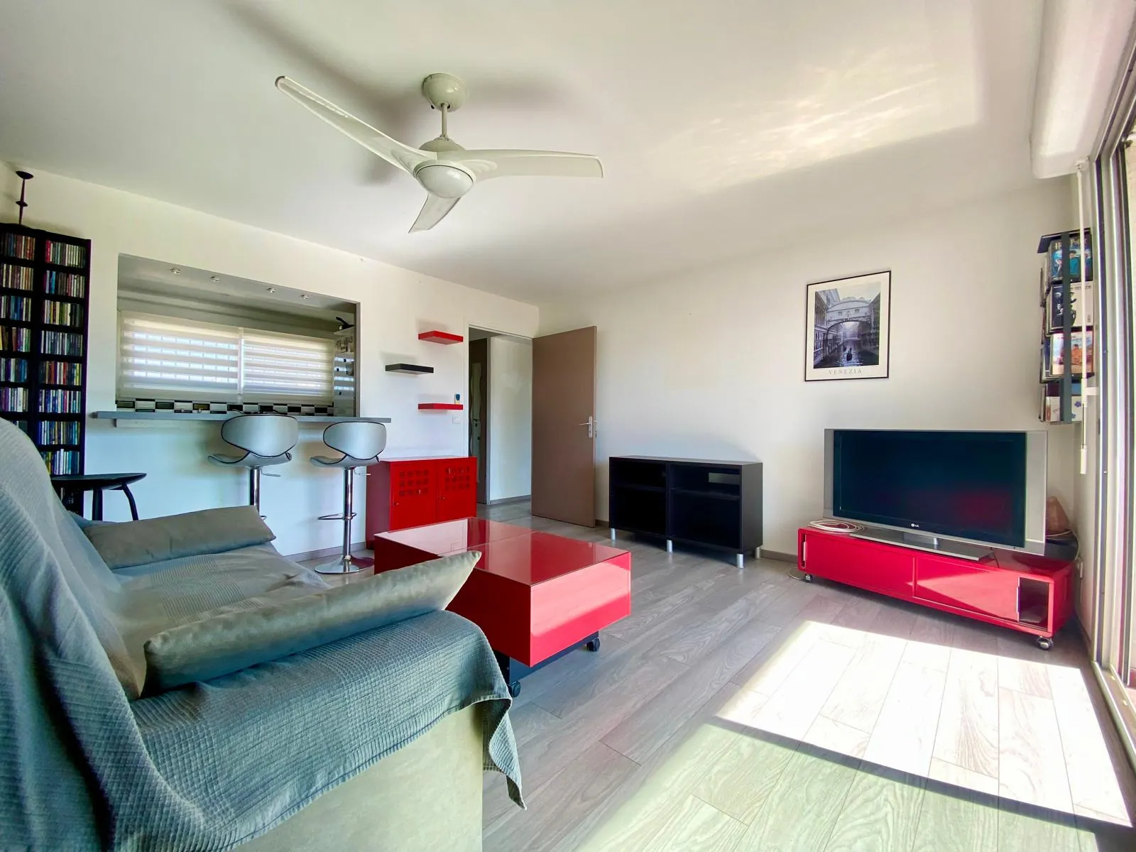 Appartement lumineux avec terrasse au dernier étage dans l’Écusson de Montpellier 