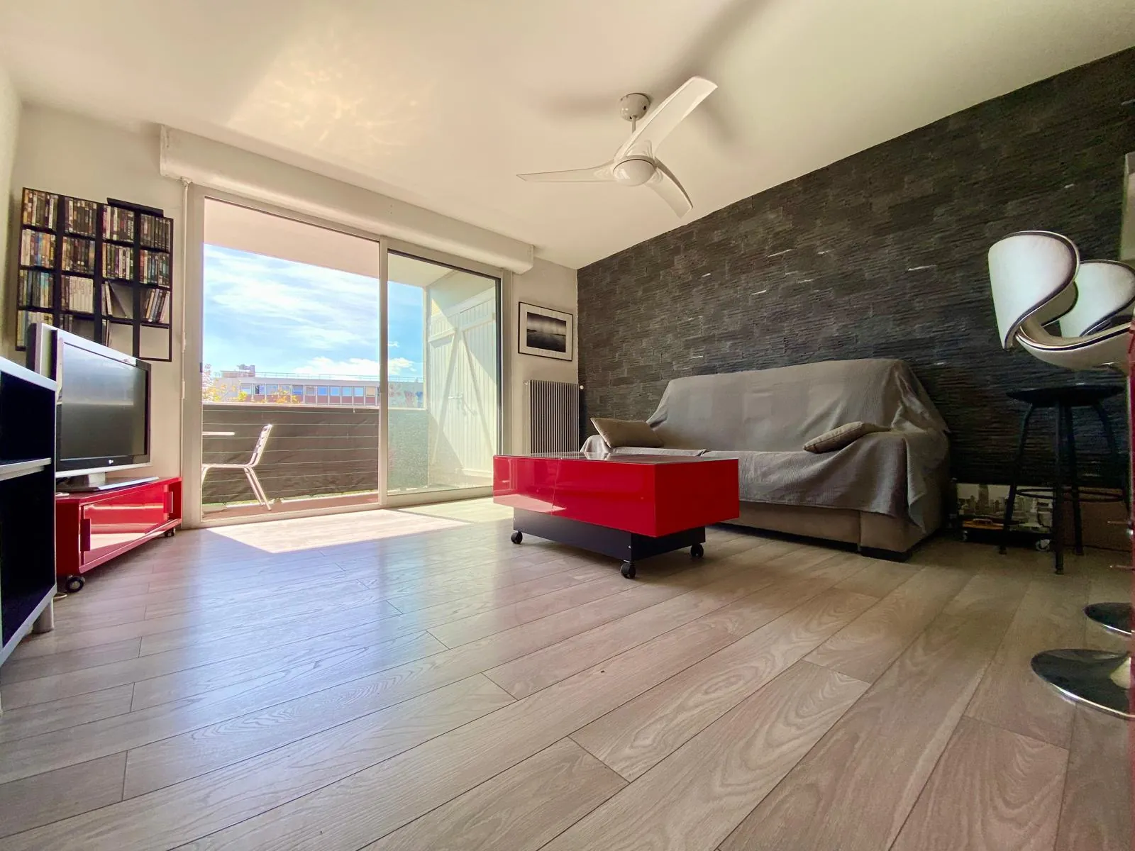 Appartement lumineux avec terrasse au dernier étage dans l’Écusson de Montpellier 