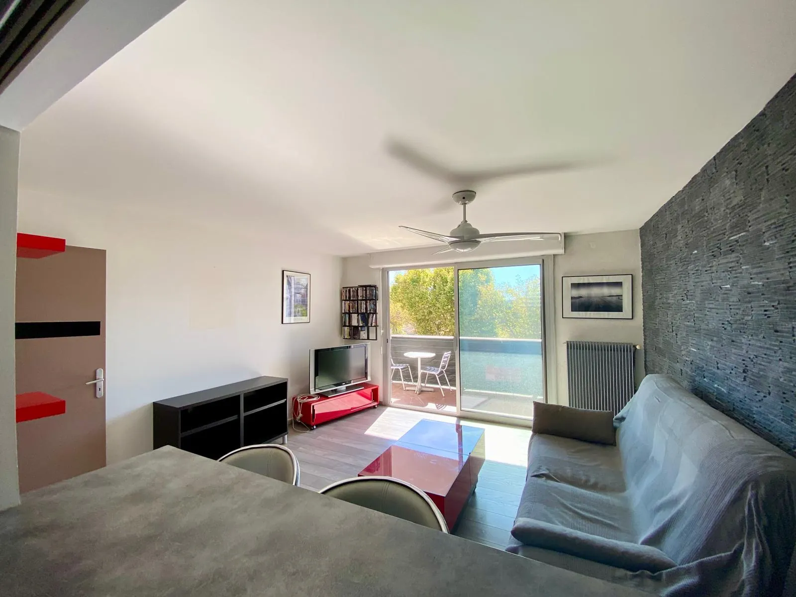 Appartement lumineux avec terrasse au dernier étage dans l’Écusson de Montpellier 