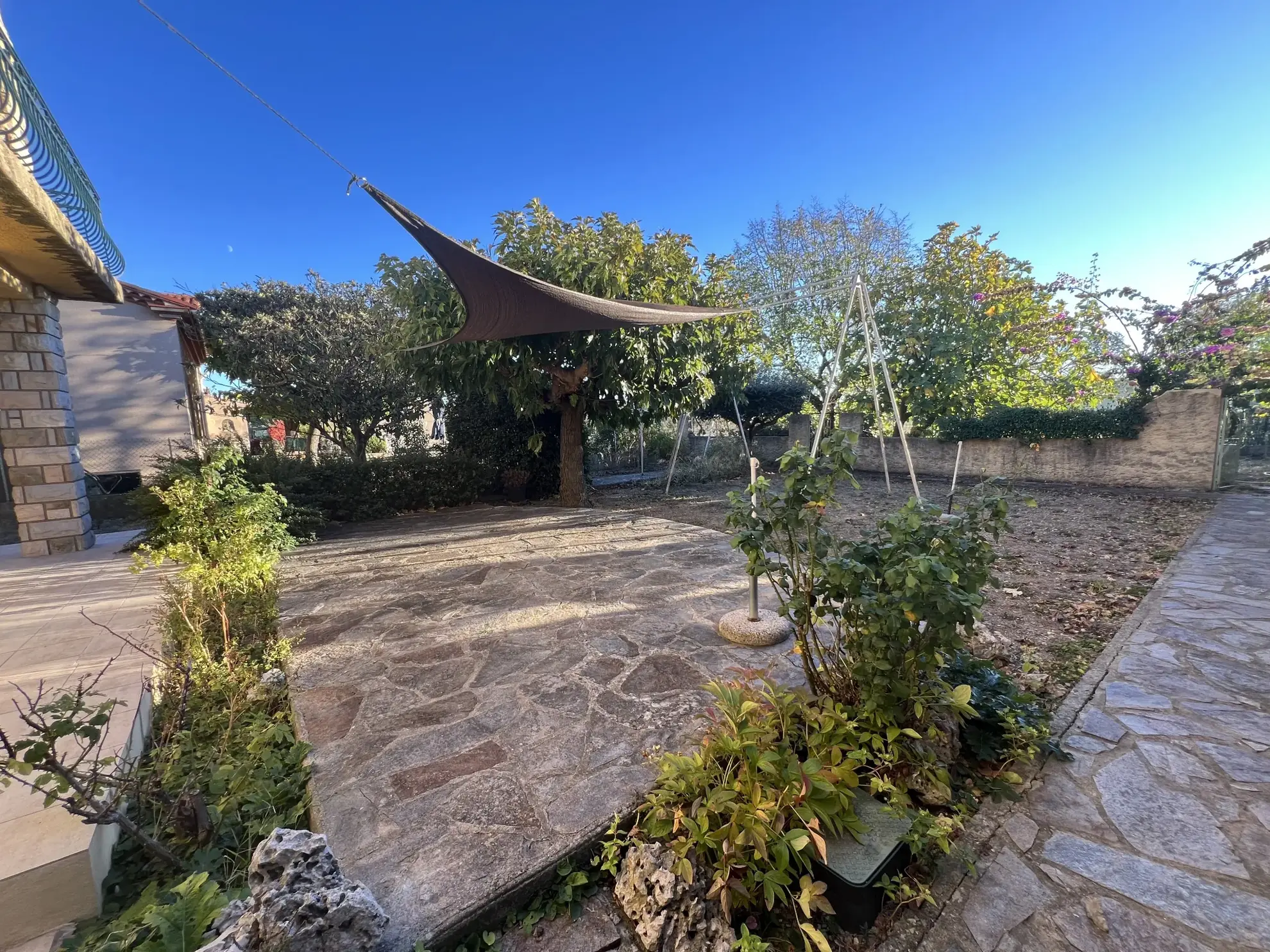 Maison 5 chambres avec 2 garages et vue sur vignoble à Peyriac Minervois 