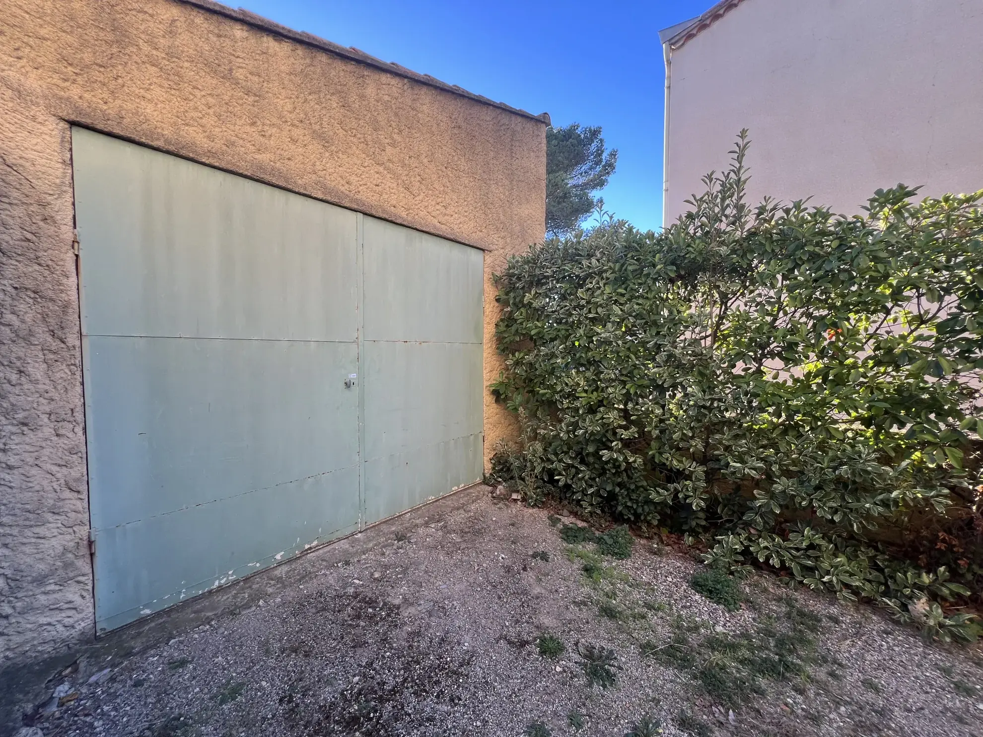 Maison 5 chambres avec 2 garages et vue sur vignoble à Peyriac Minervois 