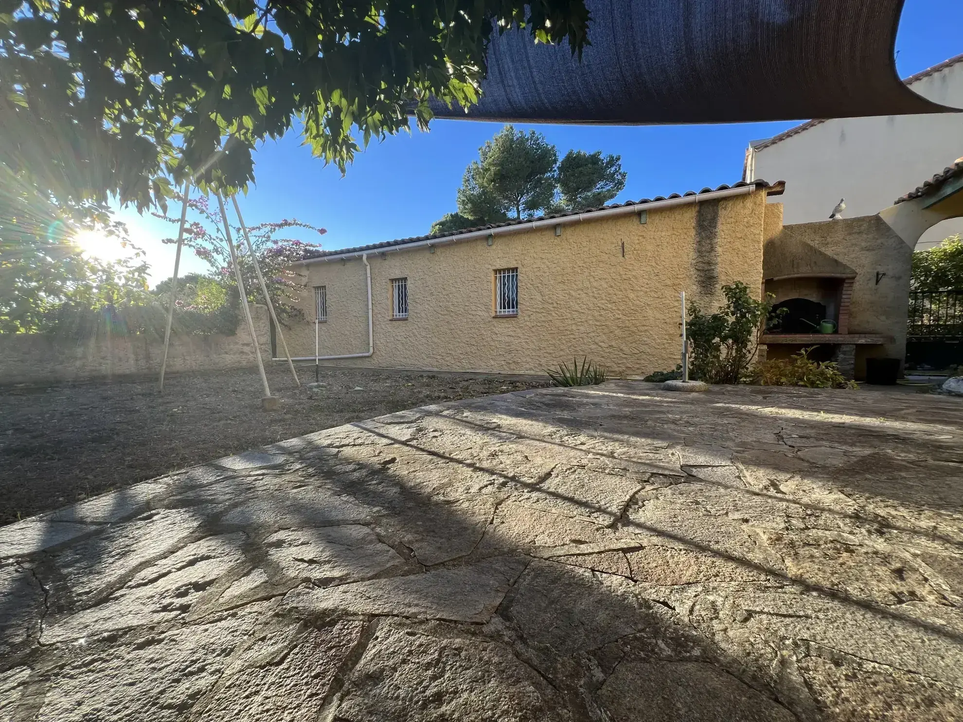 Maison 5 chambres avec 2 garages et vue sur vignoble à Peyriac Minervois 