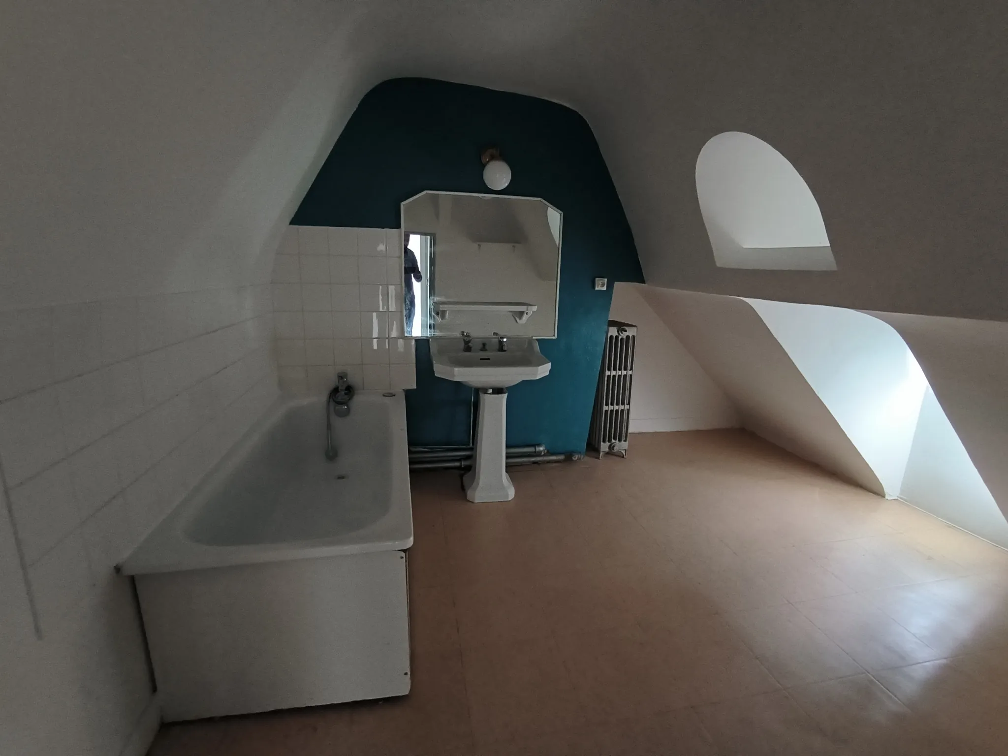 Vente immobilier mixte à Elbeuf - Local commercial et appartement loués 