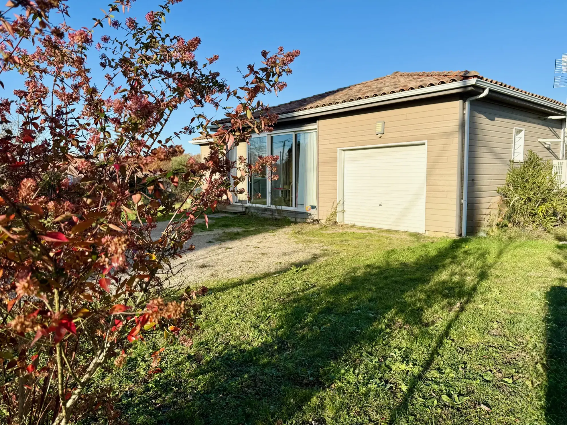 Maison individuelle lumineuse avec terrasses et environnement calme à Montauban