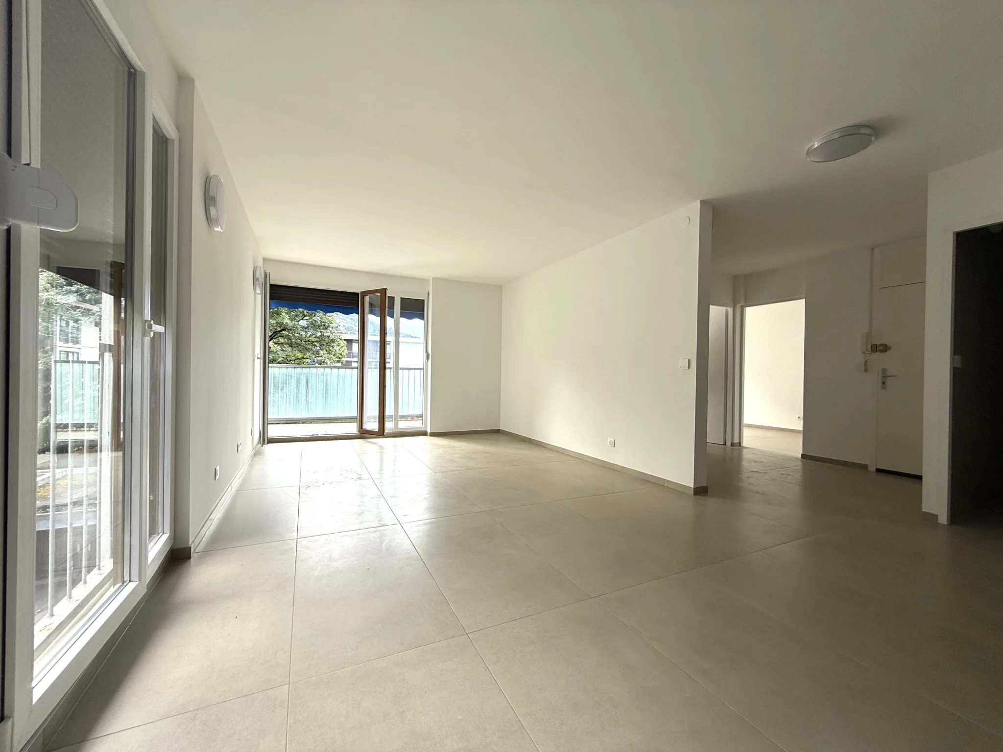 Appartement 3 pièces rénové à Cluses, parfait investissement locatif 