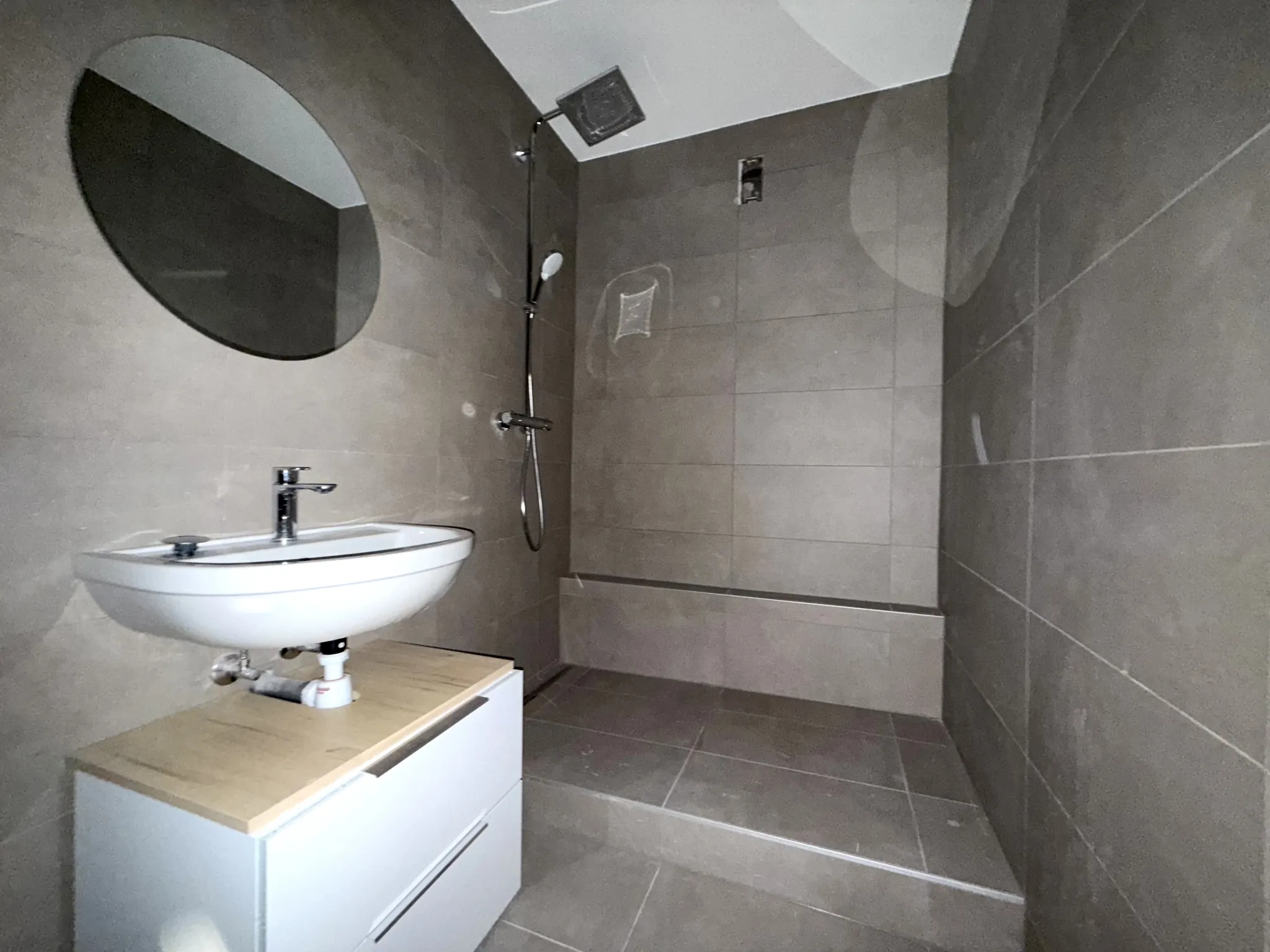 Appartement 3 pièces rénové à Cluses, parfait investissement locatif 