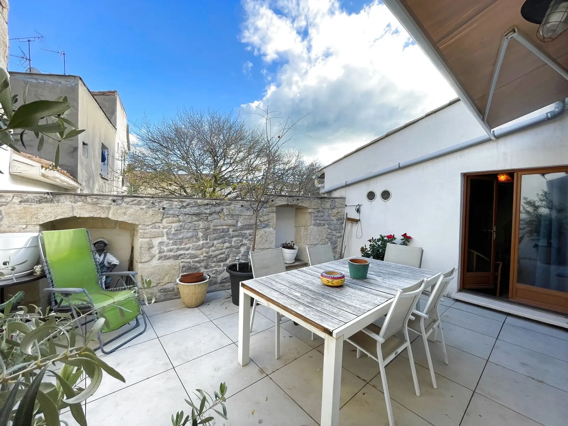 Grand appartement de 135 m² avec terrasse dans le centre de Frontignan