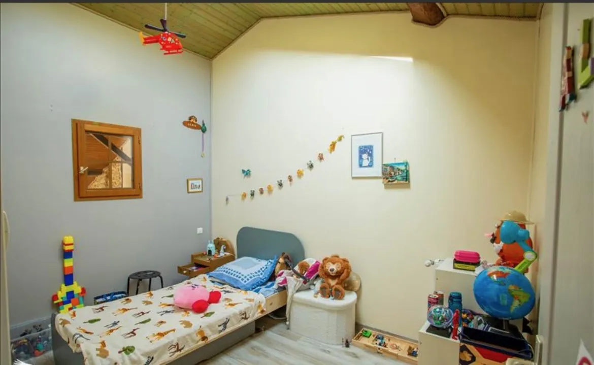 Belle maison de campagne de 192 m² avec piscine près de La Réole 