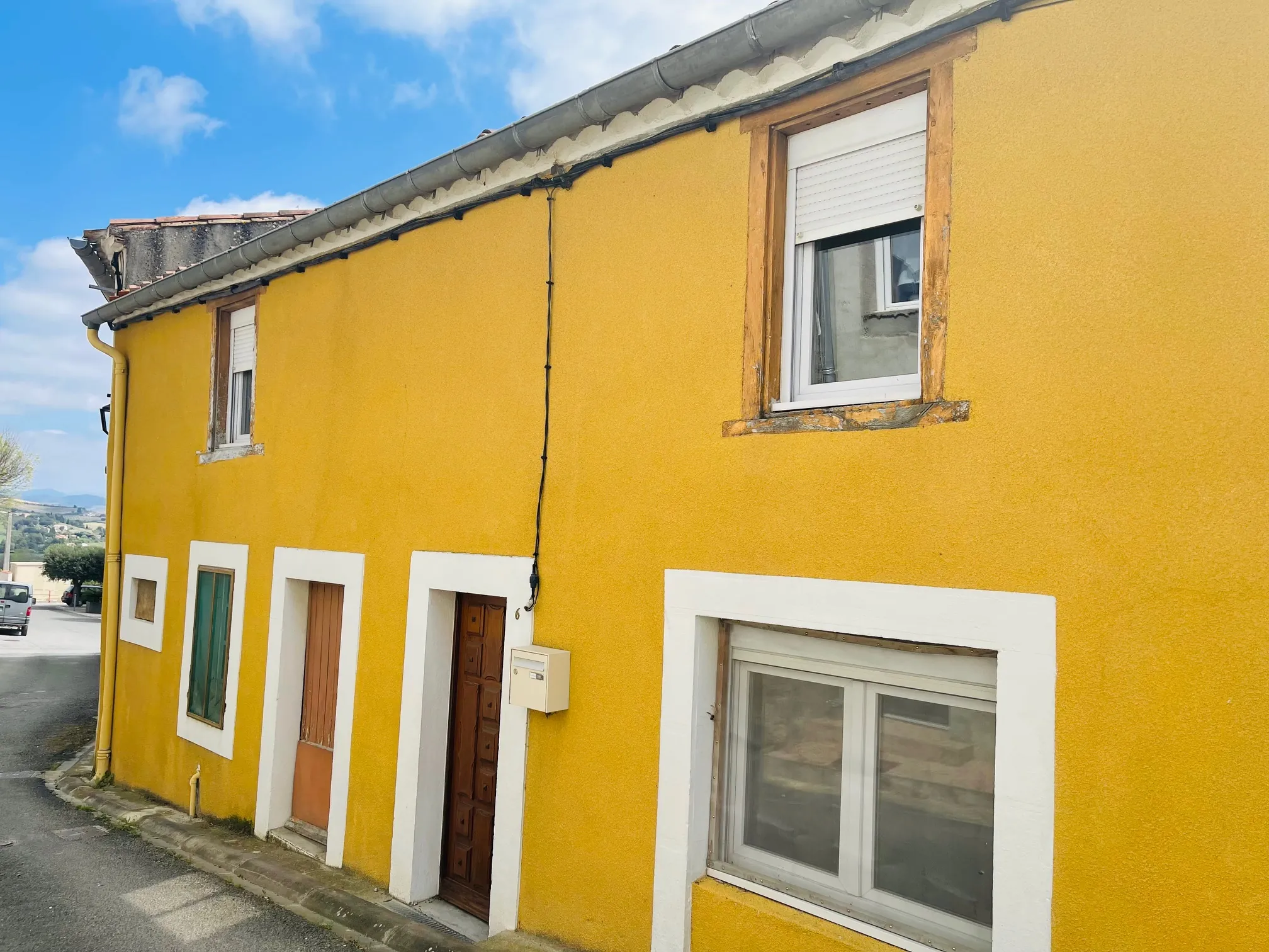 Ensemble immobilier de 256 m² avec vue sur les Pyrénées à Pauligne