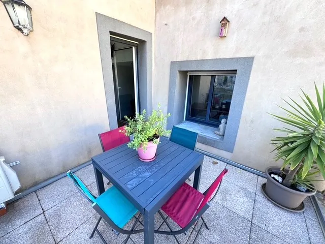 Appartement T3 avec terrasse et vue sur l'Hérault à Agde 