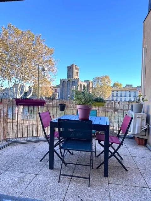 Appartement T3 avec terrasse et vue sur l'Hérault à Agde