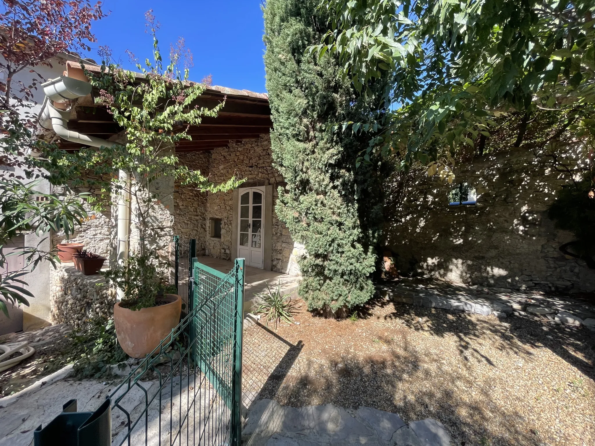 Maison en pierres avec piscine, jardin et espace indépendant à Tornac près d'Anduze 