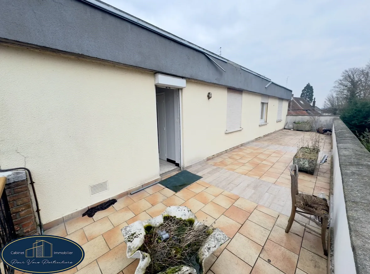 Immeuble avec commerce et appartement à Haulchin – surface de 310 m² 