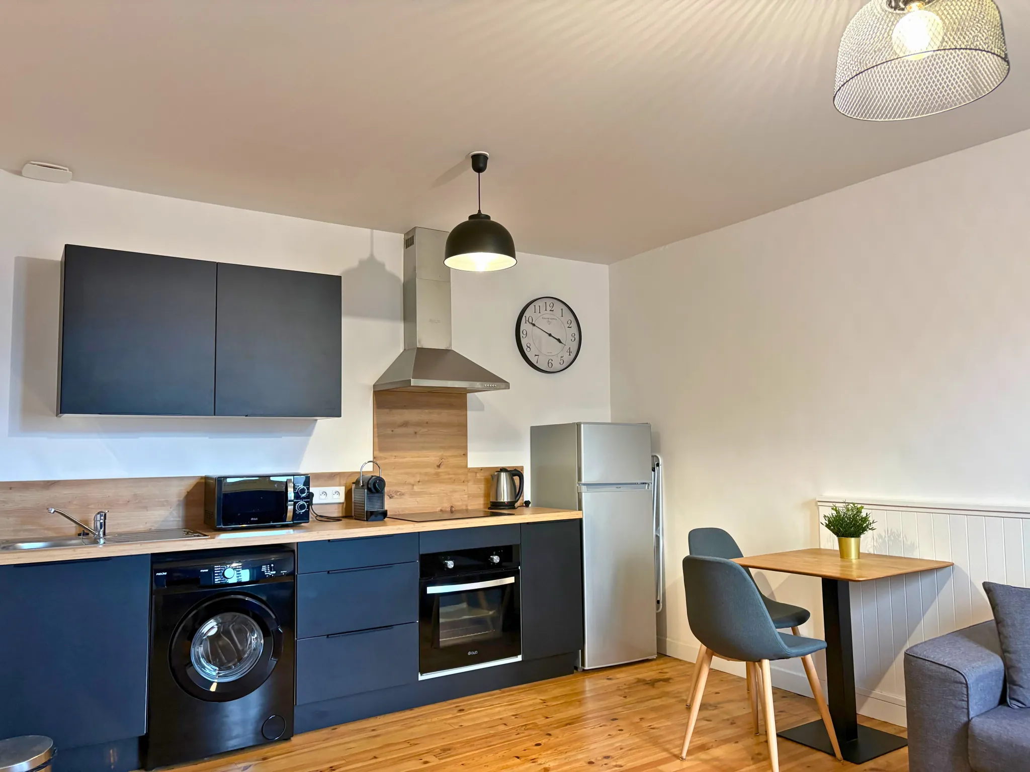 Belle maison à Cognac avec cuisine équipée et grenier mansardé - Quartier du Théâtre