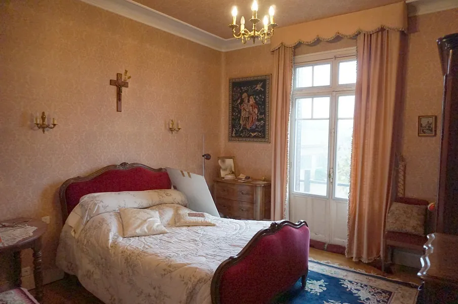 Maison de village à Paray-le-Monial avec deux logements et cour arborée 