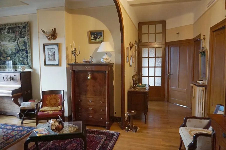 Maison de village à Paray-le-Monial avec deux logements et cour arborée 