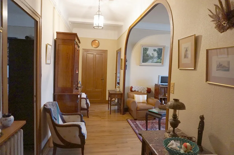 Maison de village à Paray-le-Monial avec deux logements et cour arborée 