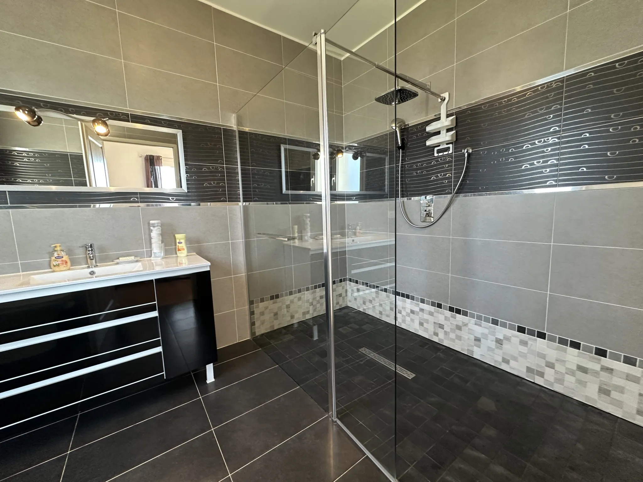 Vente maison contemporaine 155 m² avec piscine, garage à Tonneins 