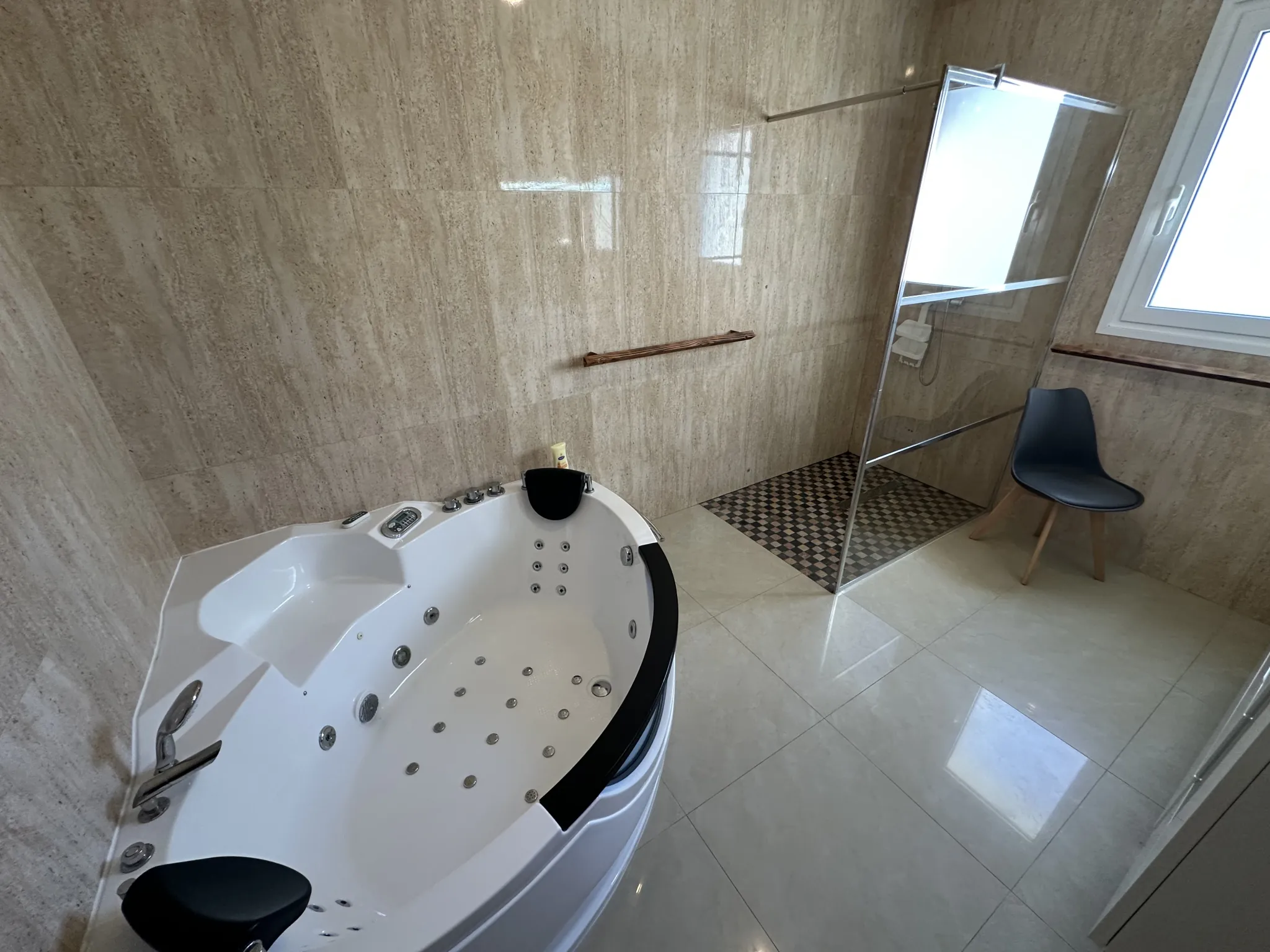 Vente maison contemporaine 155 m² avec piscine, garage à Tonneins 