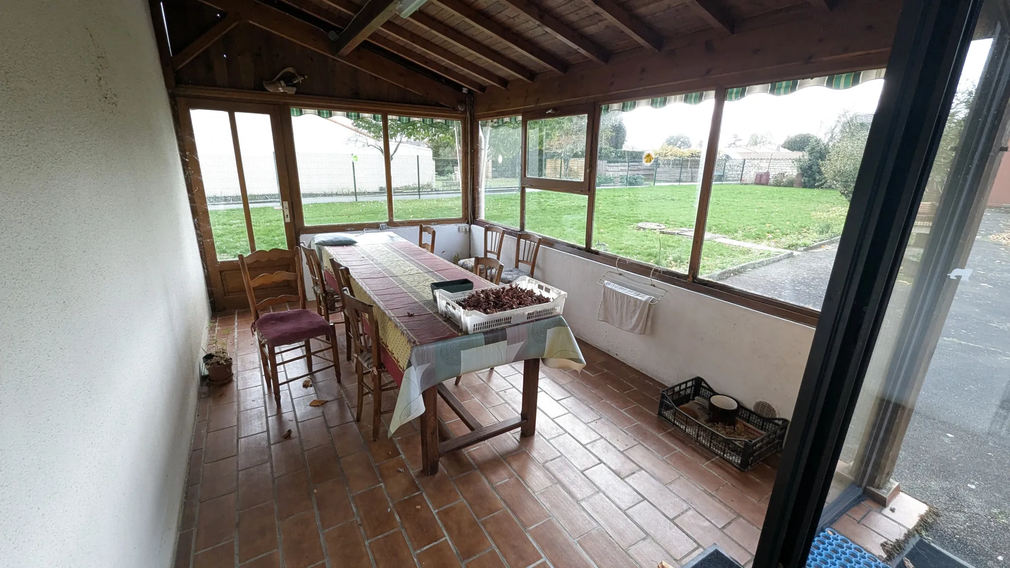 Magnifique maison de plain pied à rénover avec grand terrain à Magne 