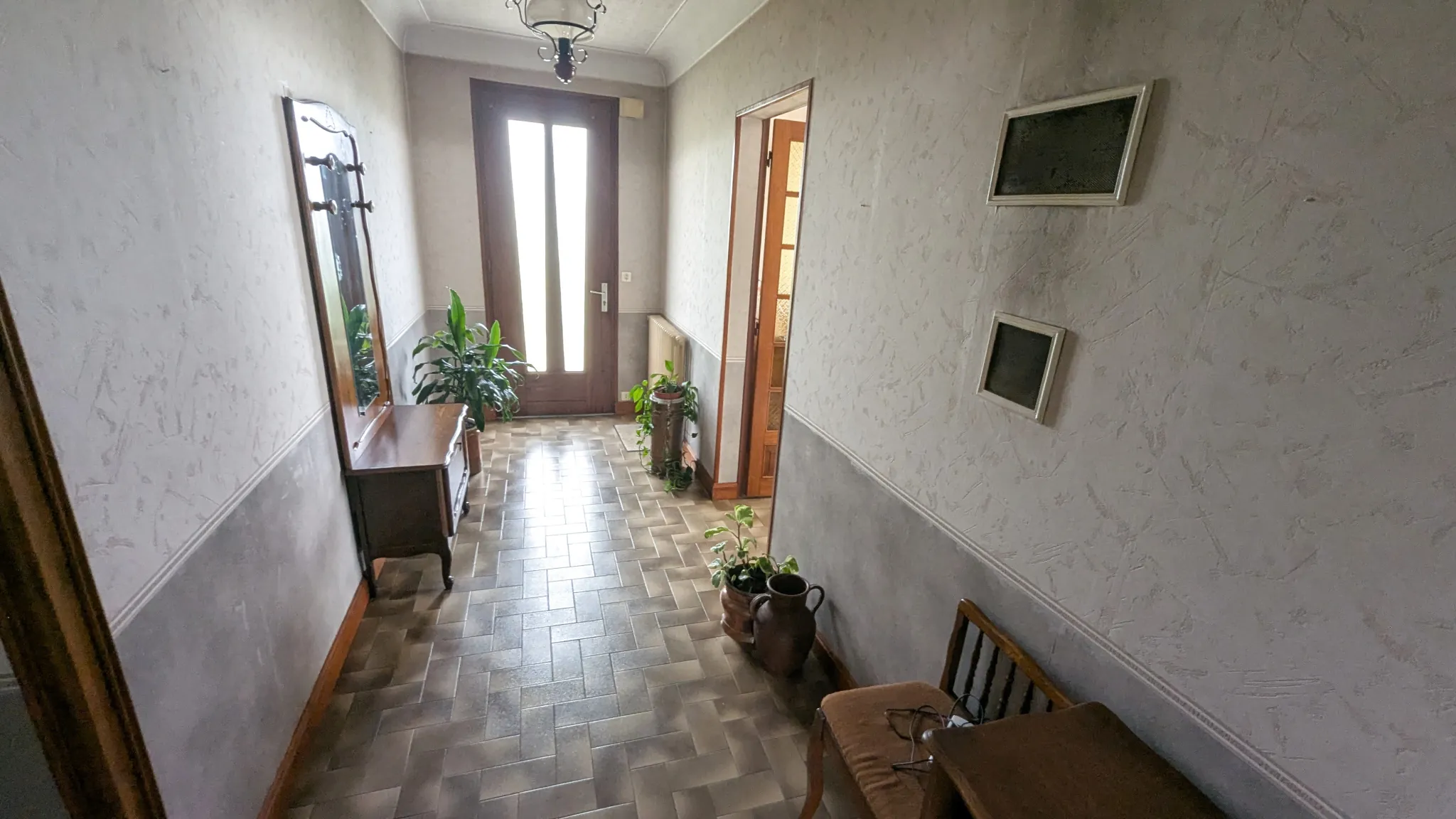 Magnifique maison de plain pied à rénover avec grand terrain à Magne 