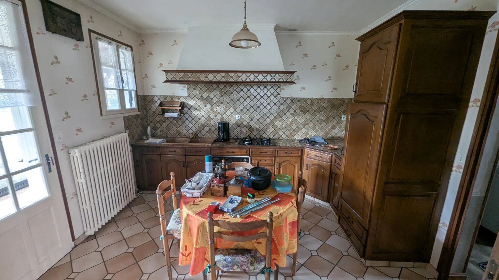 Magnifique maison de plain pied à rénover avec grand terrain à Magne 