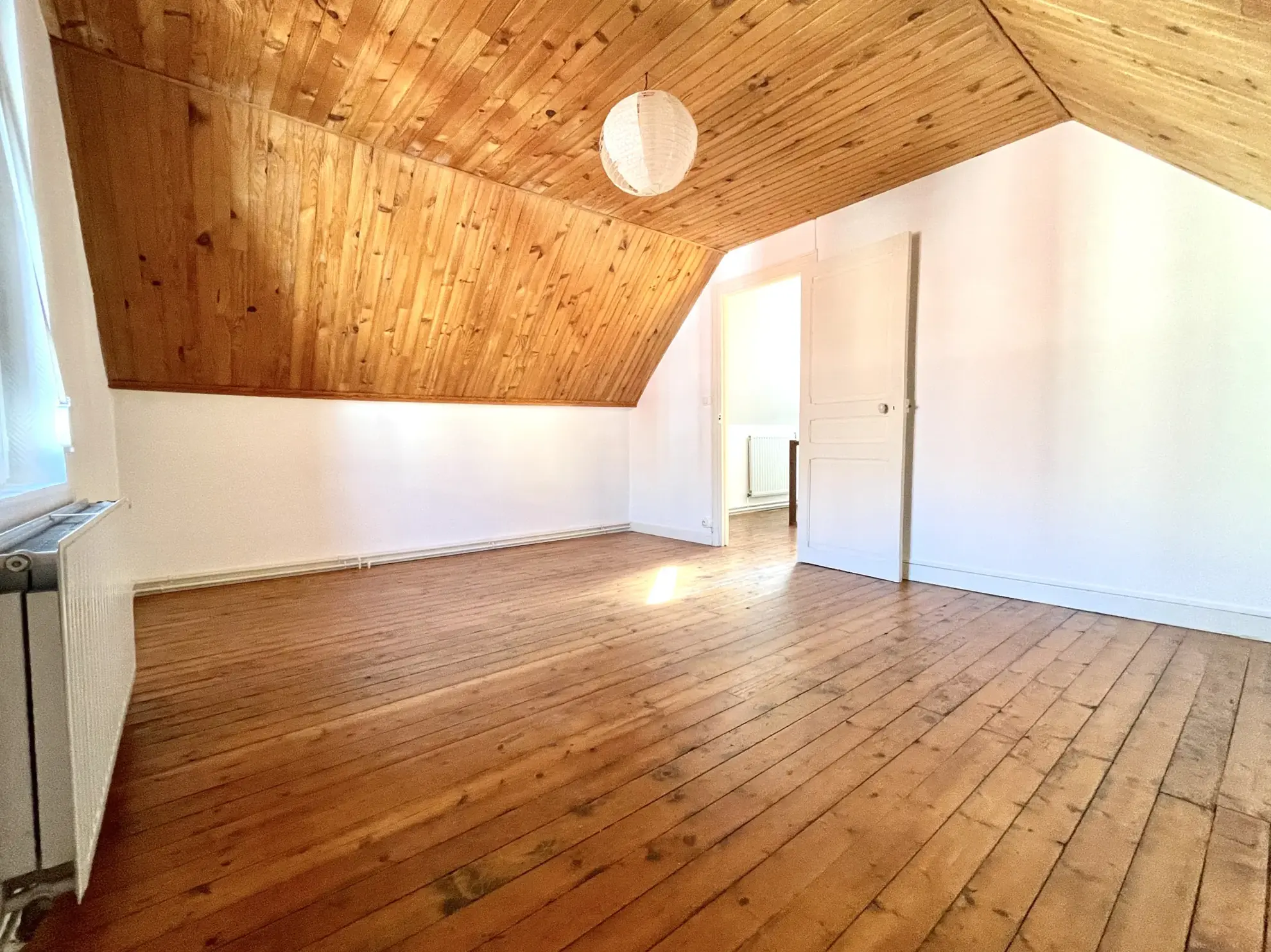 Maison 2 chambres à Saint-Quentin, quartier Saint-Jean avec terrasse et cave 