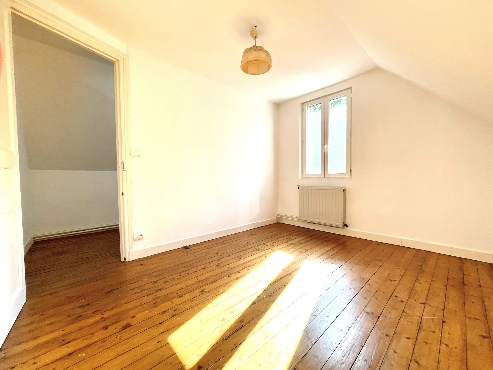 Maison 2 chambres à Saint-Quentin, quartier Saint-Jean avec terrasse et cave 