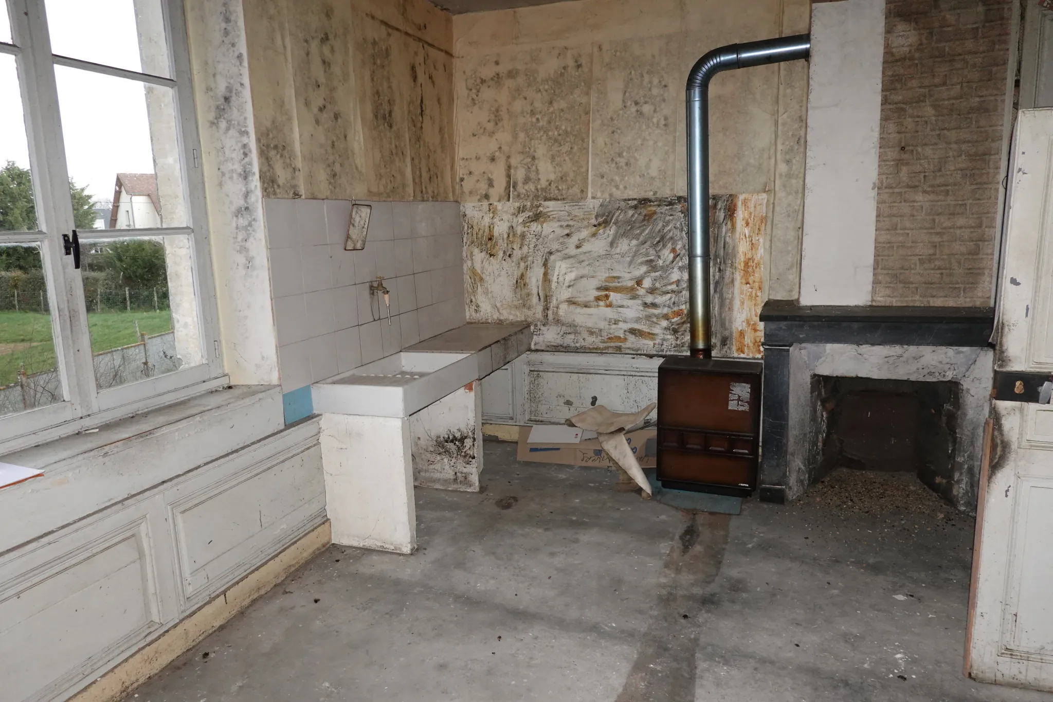 Maison ancienne du XVIIe siècle à rénover à Vendôme, 200 m², grand terrain 