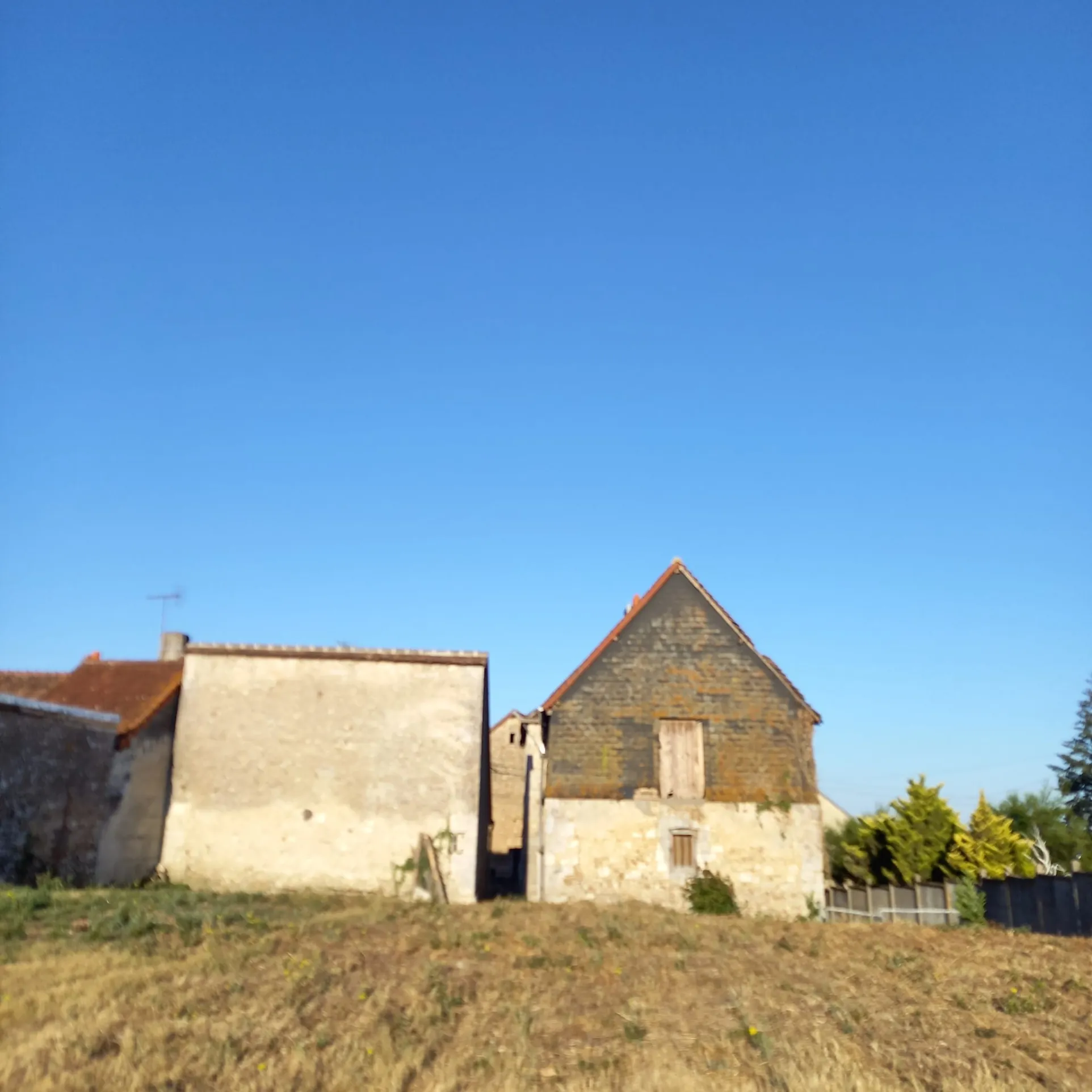 Maison ancienne du XVIIe siècle à rénover à Vendôme, 200 m², grand terrain 
