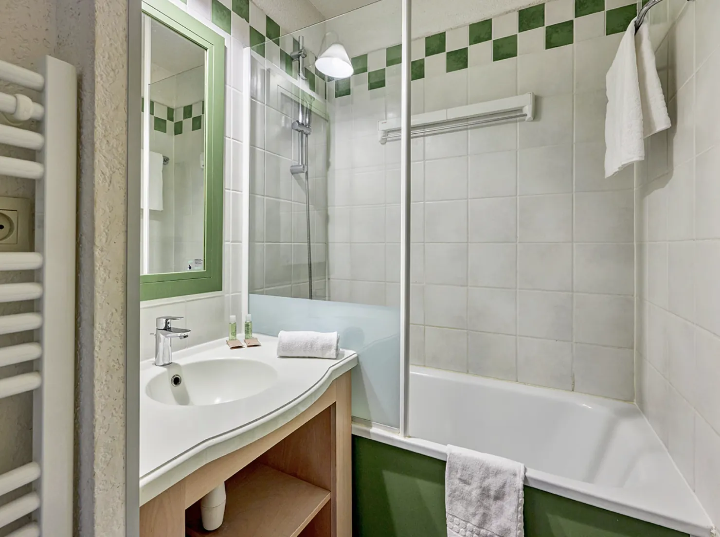 Investissement immobilier à Deauville : Studio meublé avec bail commercial jusqu'en 2035 