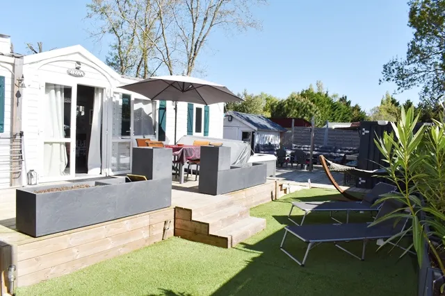 Beau terrain de loisir de 300 m² à Saint Pierre d'Oléron avec équipements et proximité plage