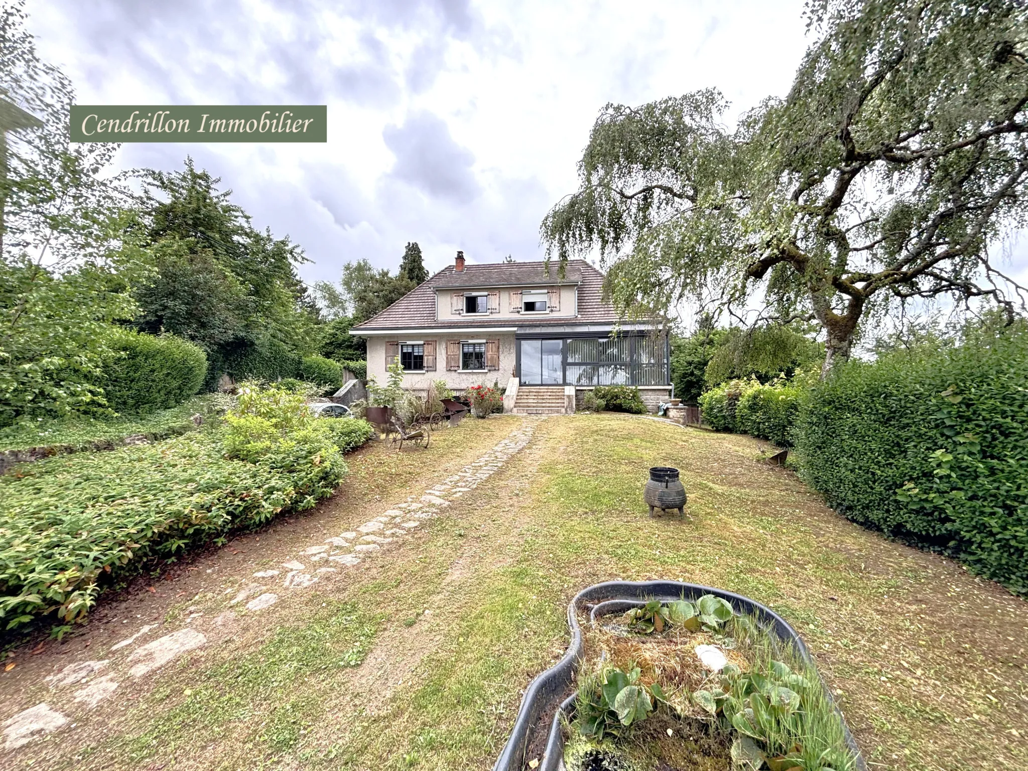 Vente maison 4 chambres avec grand sous-sol et jardin à Bourganeuf 